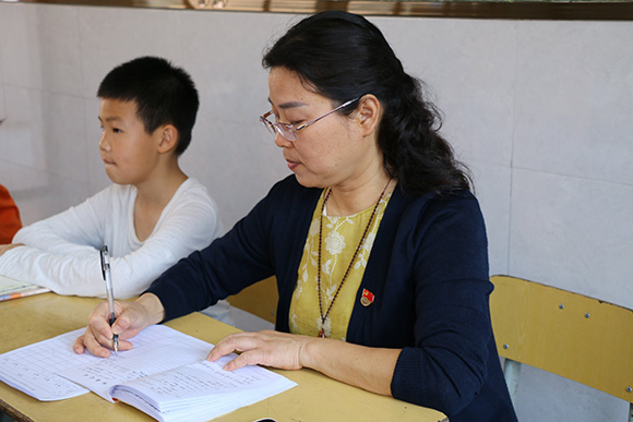 書記校長齊聽課 勠力同心促“雙減”——記贛州市鐵路小學(xué)書記校長聽課日活動